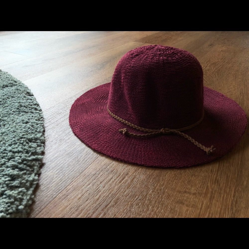 Burgundy floppy hat